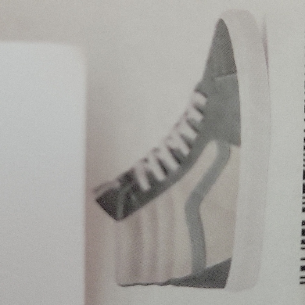 Van's SK8-Hi Brand new in the box - Picture 14 of 16